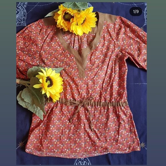 Adorable Hippie/boho top with suede trim. - Picture 1 of 10
